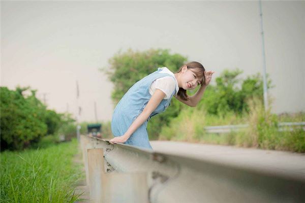 狗年五行缺木的女孩名字