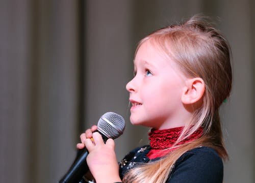 带有妍字修养气质女生名字
