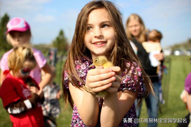 这些又美又飒的女孩名字，让女孩们乘风破浪，活得自信又壮大_宝宝起名_诗经起名,八字起名