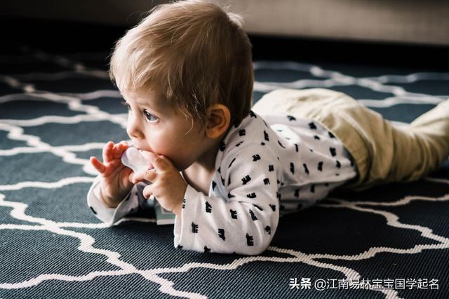 给5月出生的宝宝起的名字，伶俐活跃、积极进取，男女通用_宝宝起名_取名,诗经起名