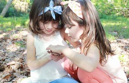 双胞胎女孩起名的方法，好听的双胞胎女孩名字