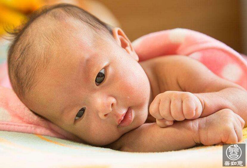 新生宝宝如何起好听小名 2017男孩智慧小名大全