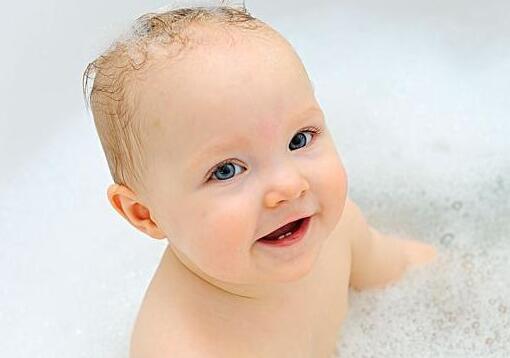 如何给鸡年的宝宝起乳名 鸡年男女宝宝小名大全