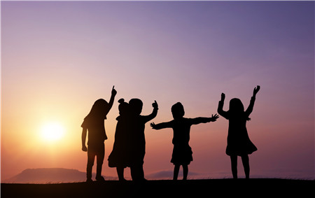 2020年贺姓宝宝取名简单大气